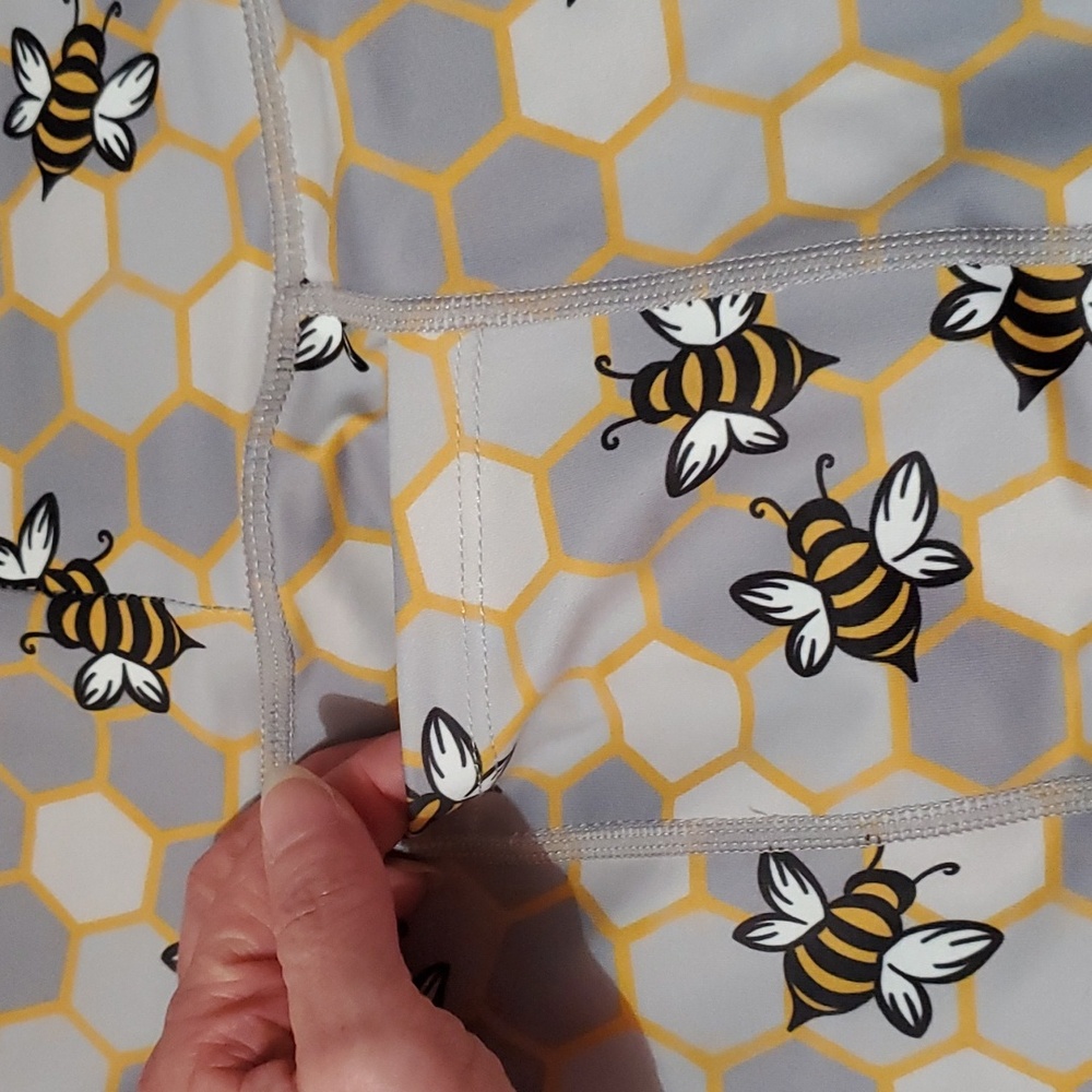 Feed Me Fight Me Bees Knees High-Waisted Leggings, Size L - Picture 9 of 12